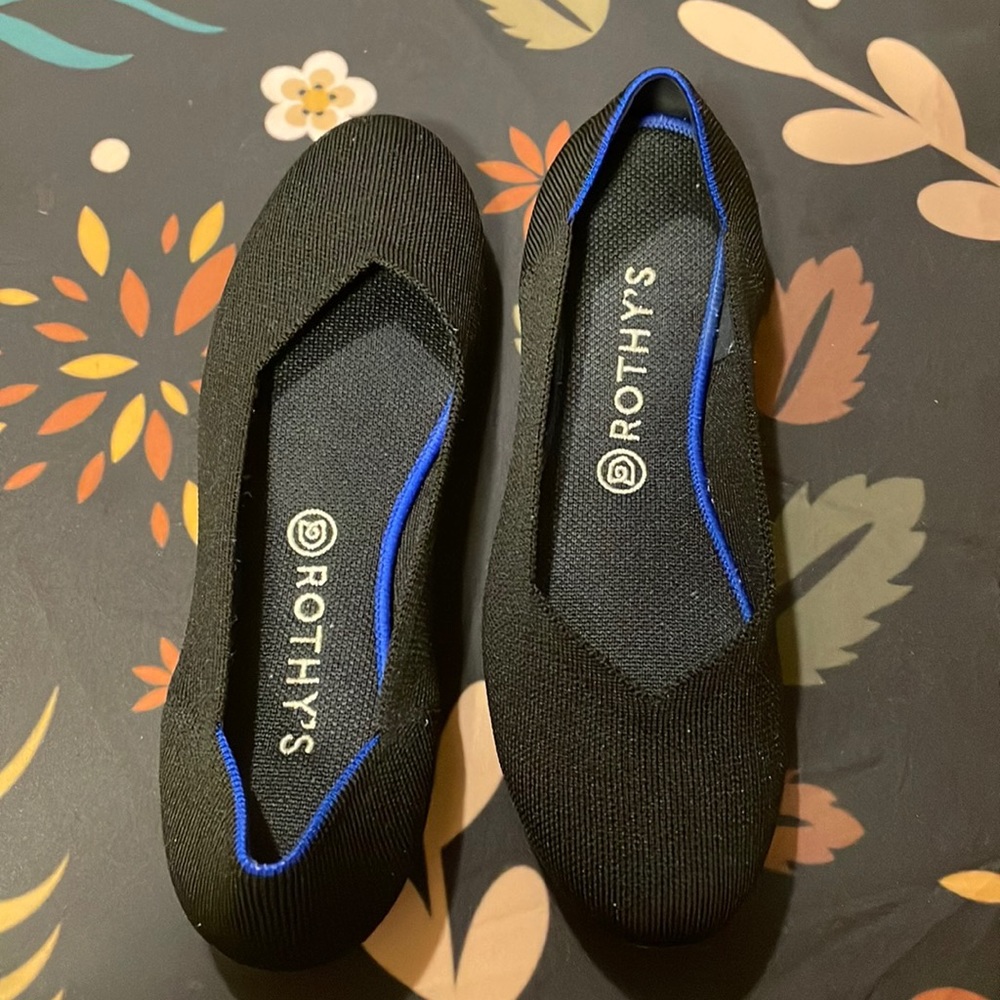 Black Rothy’s Flats - used in great condition